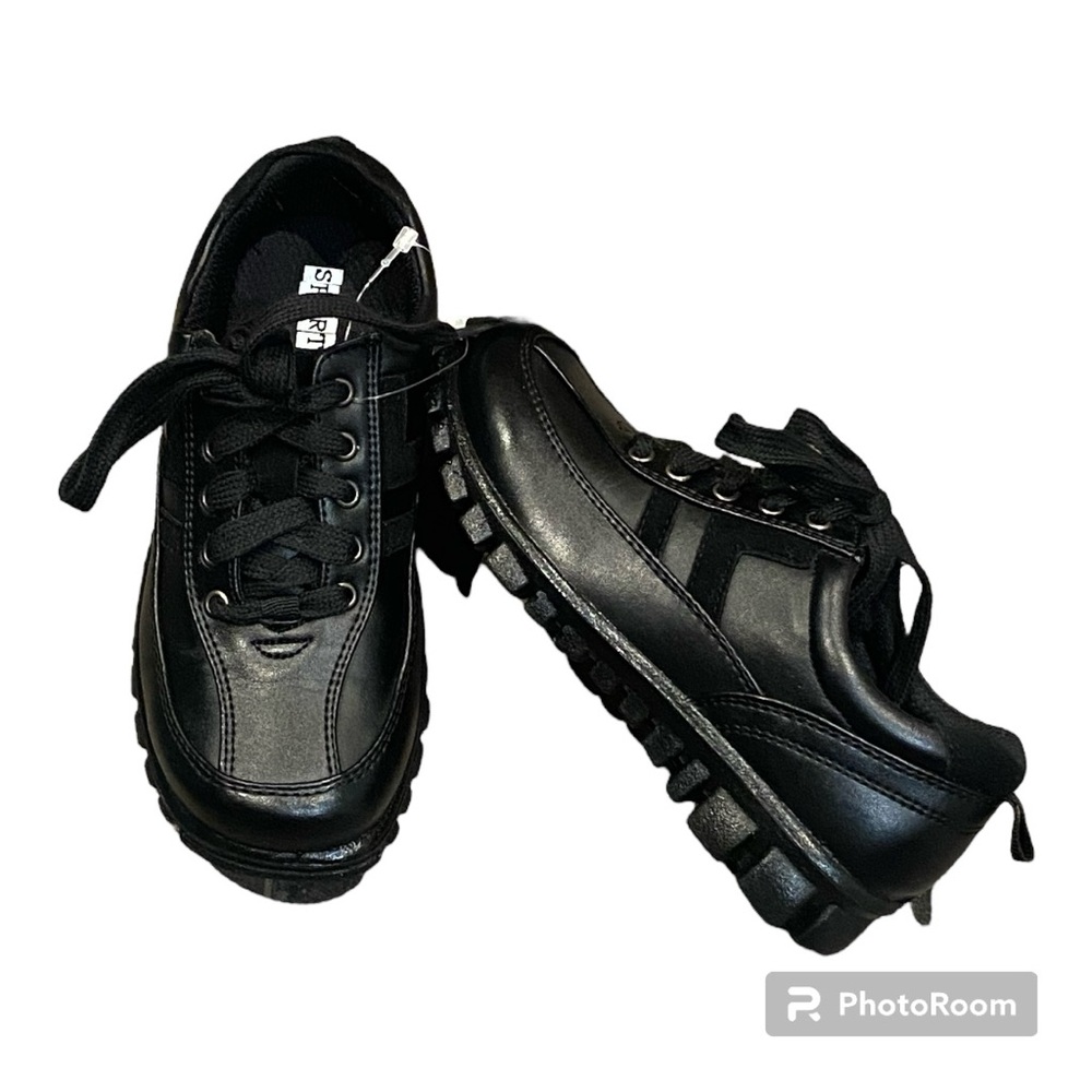 Sport Stags black shoes with laces